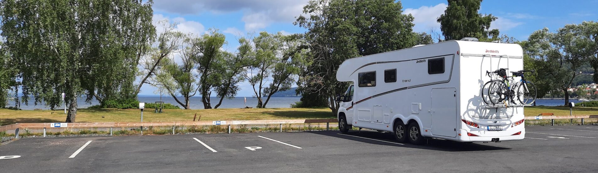 Vätterstranden Huskvarna Vill du bo med Vättern som närmsta granne är det på Vätterstranden Huskvarnas ställplats du ska parkera din husbil en natt eller fler.