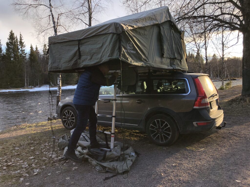 Husbilsresor och äventyr testar taktält Årreskutan från Taktältarna.
