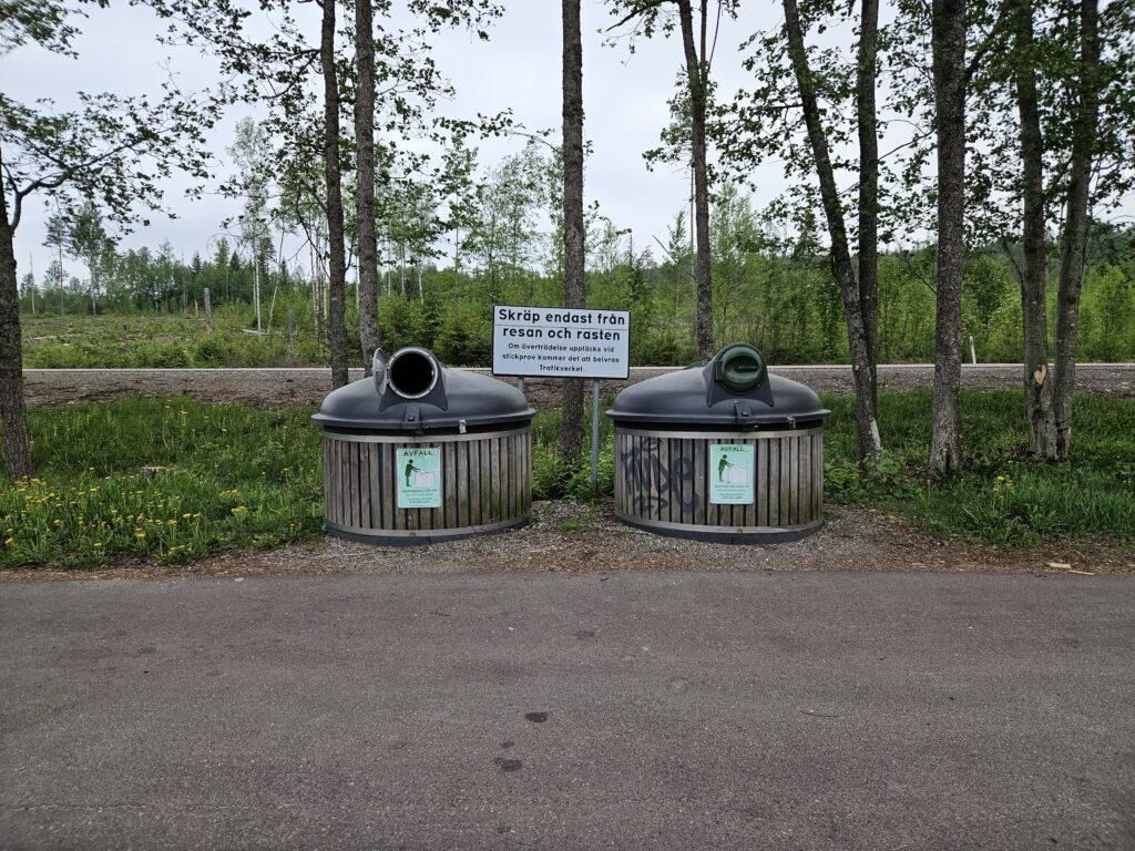 HUSBILSRESOR & ÄVENTYR stannar för en fika vid rastplats Sandslandet med Adria Twin